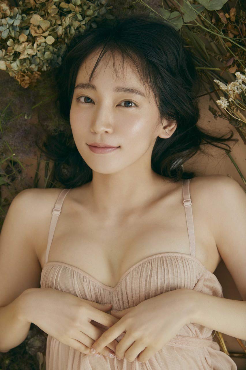 吉岡里帆さんA3上質ケント 吉岡里帆 CM 日清のどん兵衛 そばにキミ篇「月見もおいしい。日清の